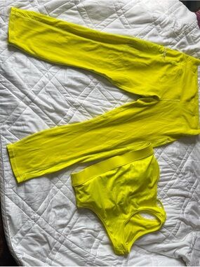 Fabletics Neon Yellow High-Waist Leggings and bra set